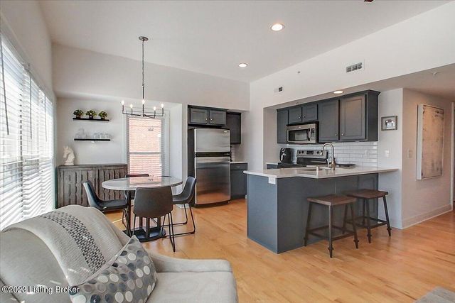 10605 Meeting St 403, Louisville, KY 40059