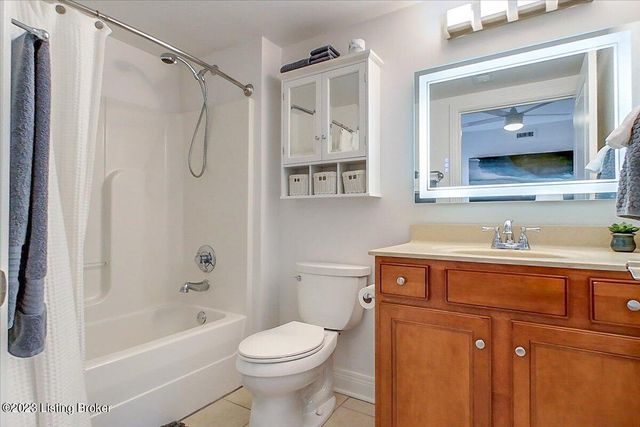 10605 Meeting St 403, Louisville, KY 40059