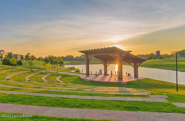 10605 Meeting St 403, Louisville, KY 40059