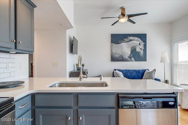 10605 Meeting St 403, Louisville, KY 40059