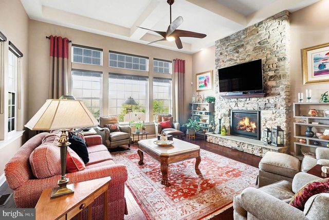 165 EDGEWATER DR, Fredericksburg, VA 22406