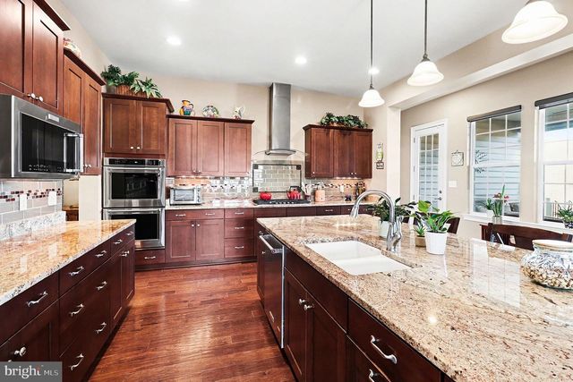 165 EDGEWATER DR, Fredericksburg, VA 22406