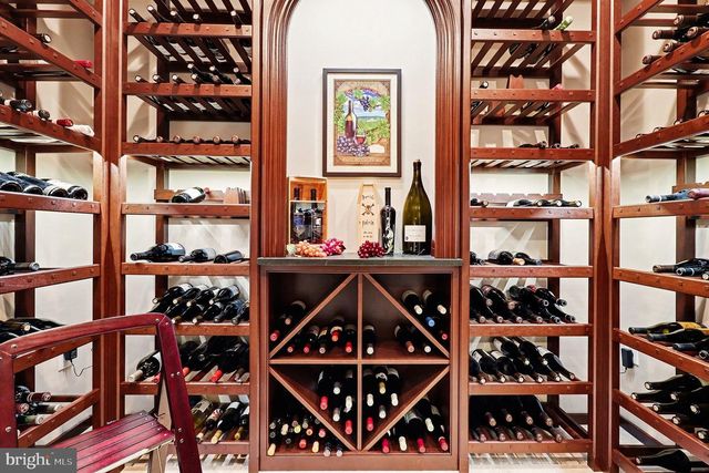 165 EDGEWATER DR, Fredericksburg, VA 22406