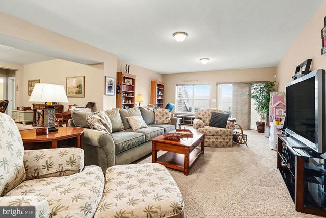 165 EDGEWATER DR, Fredericksburg, VA 22406