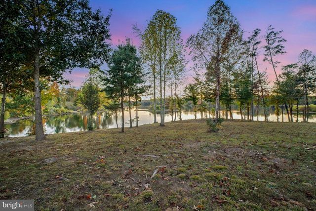 165 EDGEWATER DR, Fredericksburg, VA 22406