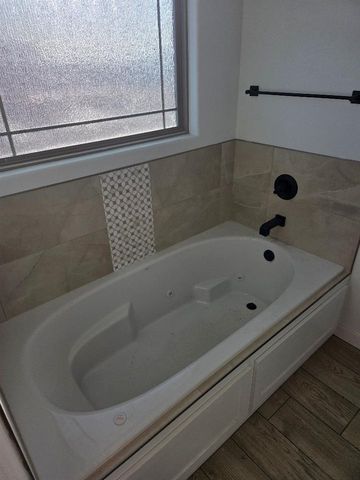 5692 NE Minnow Ln, Elgin, OK 73538