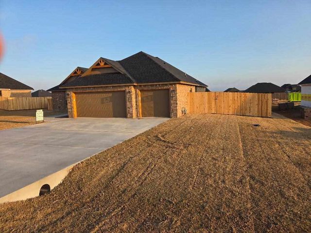5692 NE Minnow Ln, Elgin, OK 73538