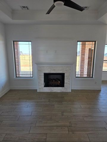 5692 NE Minnow Ln, Elgin, OK 73538