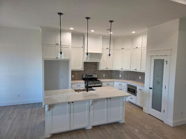 5692 NE Minnow Ln, Elgin, OK 73538