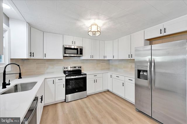 12 W 10TH ST, Jim Thorpe, PA 18229