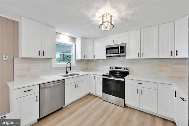 12 W 10TH ST, Jim Thorpe, PA 18229
