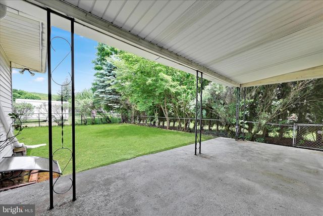 12 W 10TH ST, Jim Thorpe, PA 18229