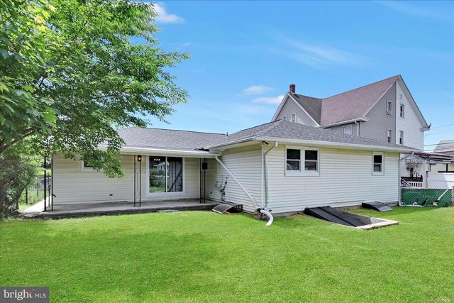 12 W 10TH ST, Jim Thorpe, PA 18229
