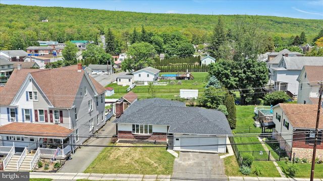 12 W 10TH ST, Jim Thorpe, PA 18229