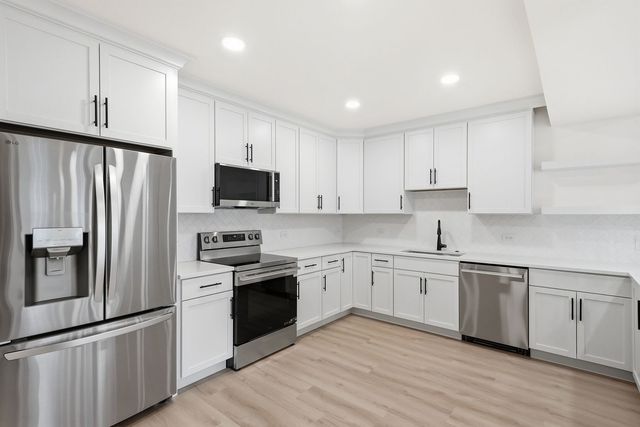 6303 Julie Court, Lisle, IL 60532