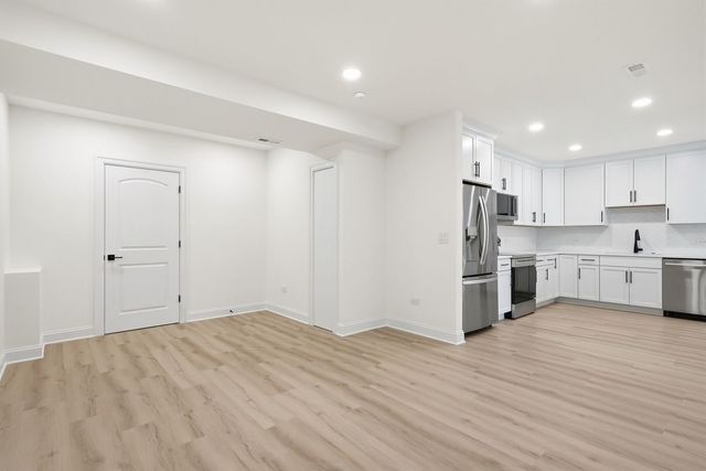6303 Julie Court, Lisle, IL 60532