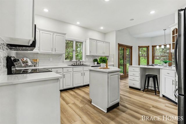 2155 Timber Valley Drive, Grand Rapids, MI 49525