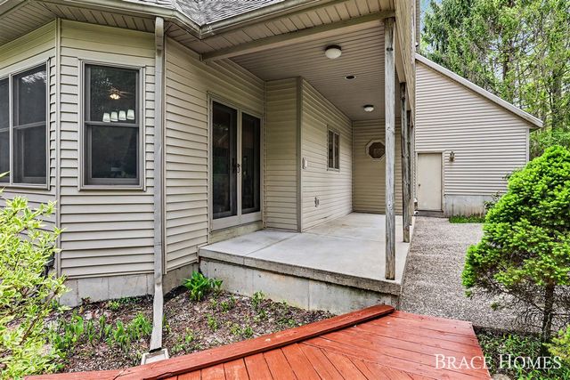 2155 Timber Valley Drive, Grand Rapids, MI 49525