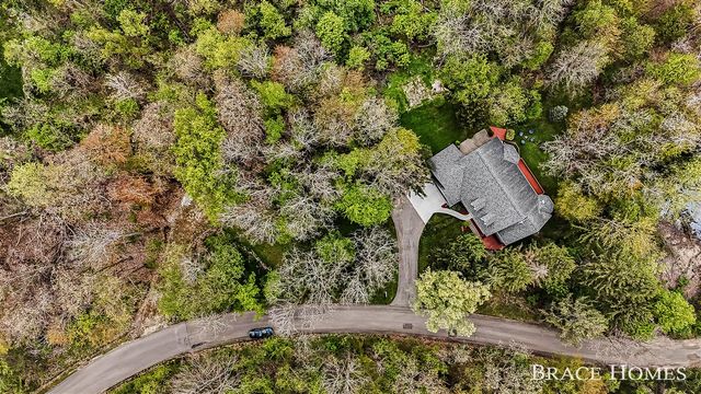 2155 Timber Valley Drive, Grand Rapids, MI 49525