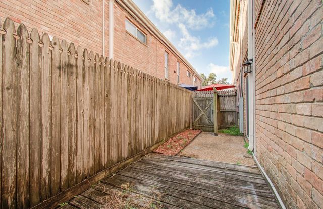 6402 Del Monte Drive 42, Houston, TX 77057