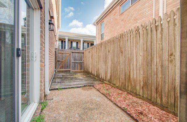 6402 Del Monte Drive 42, Houston, TX 77057