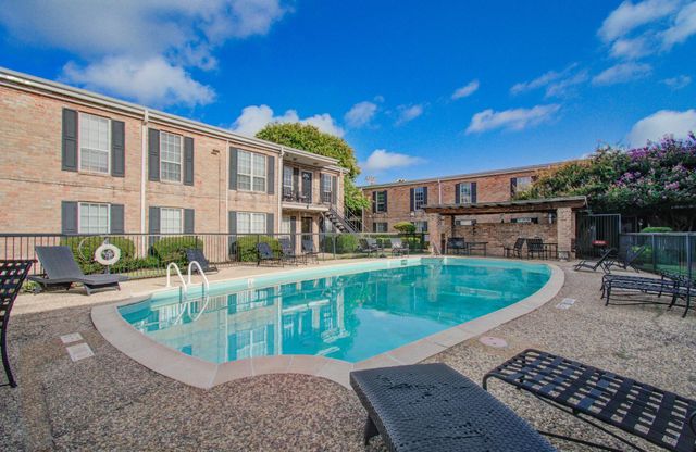 6402 Del Monte Drive 42, Houston, TX 77057