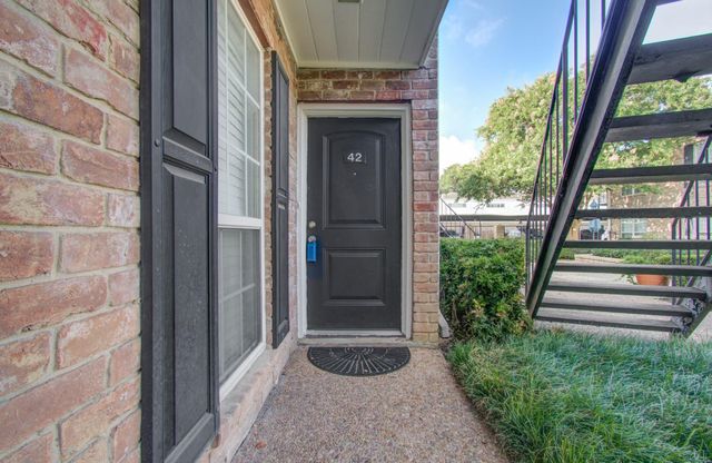 6402 Del Monte Drive 42, Houston, TX 77057