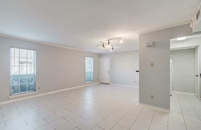 6402 Del Monte Drive 42, Houston, TX 77057