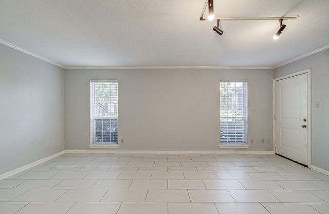 6402 Del Monte Drive 42, Houston, TX 77057