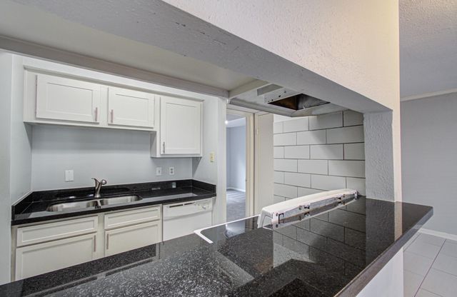 6402 Del Monte Drive 42, Houston, TX 77057