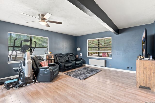 410 Susie Dr, Canyon Lake, TX 78133
