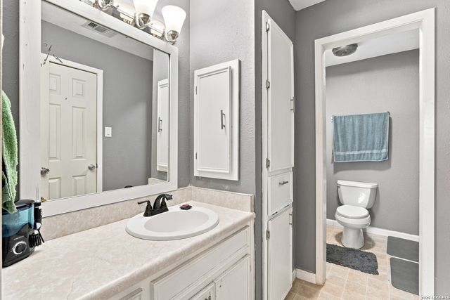 410 Susie Dr, Canyon Lake, TX 78133