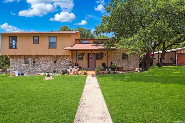 410 Susie Dr, Canyon Lake, TX 78133