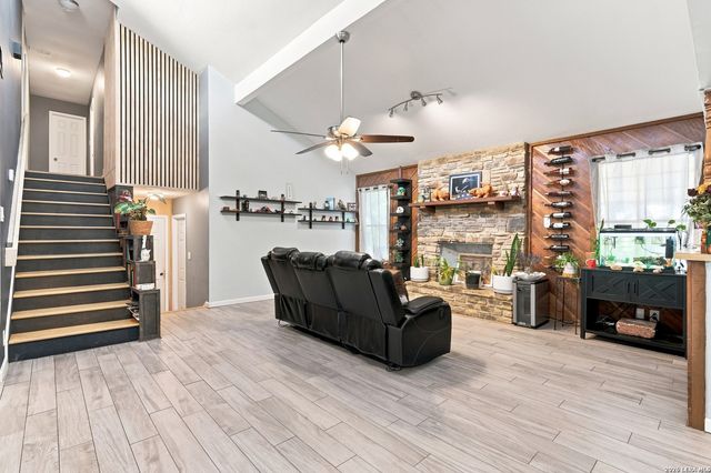 410 Susie Dr, Canyon Lake, TX 78133