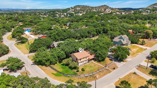 410 Susie Dr, Canyon Lake, TX 78133