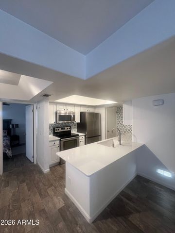 1333 E MORTEN Avenue 117, Phoenix, AZ 85020