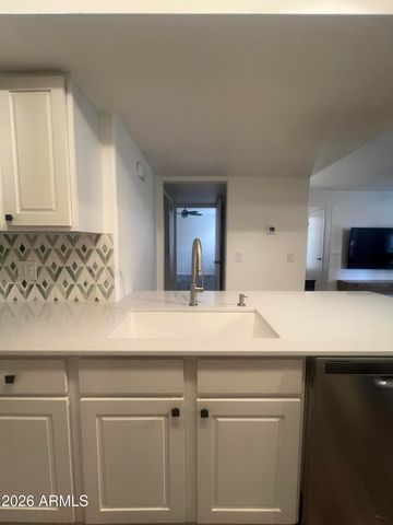 1333 E MORTEN Avenue 117, Phoenix, AZ 85020