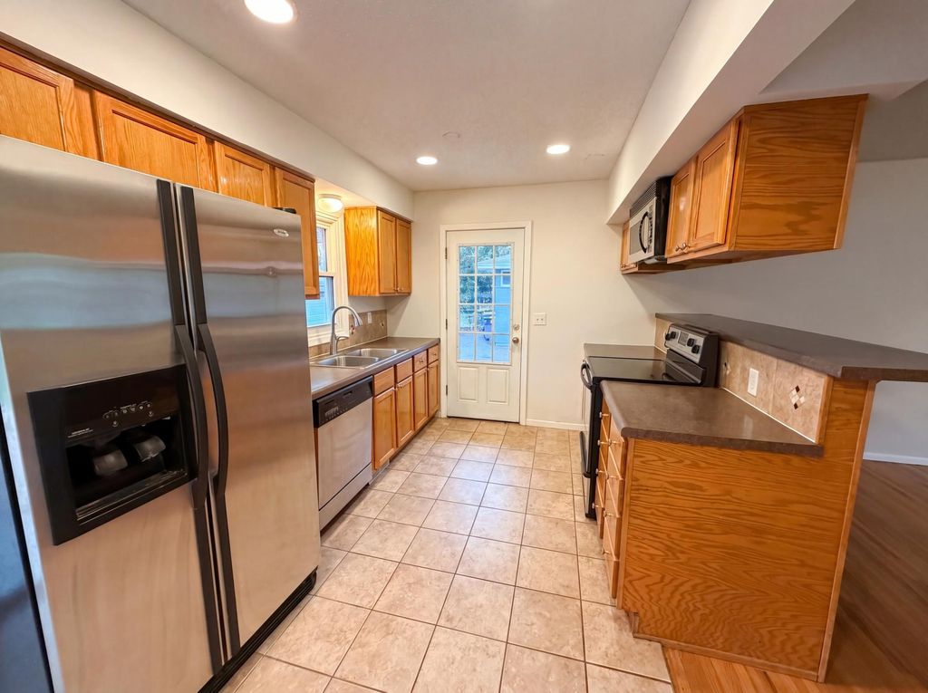 2807 Ohenry Road, Brooklyn Center, MN 55430 — photo 2