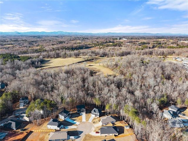 662 Forest Way, Cornelia, GA 30531