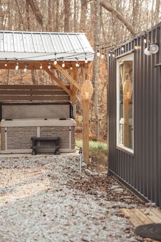 22959 Bigham Road, Rockbridge, OH 43149