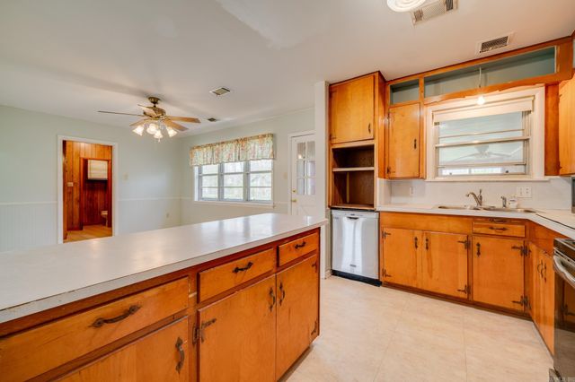 820 Ash Street, Conway, AR 72034