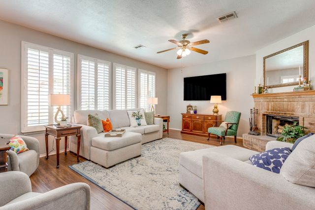 4816 Sleepy Ridge Circle, Fort Worth, TX 76133