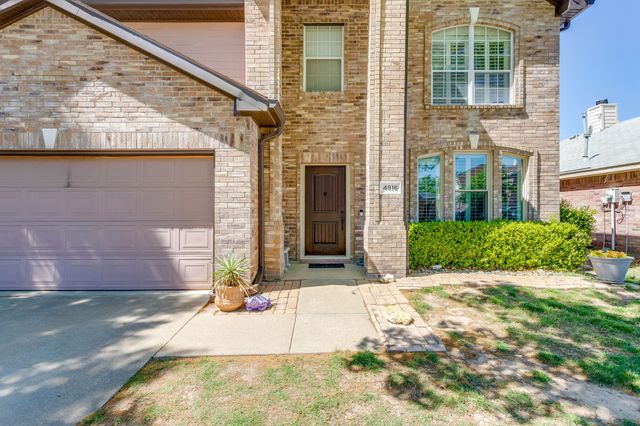 4816 Sleepy Ridge Circle, Fort Worth, TX 76133