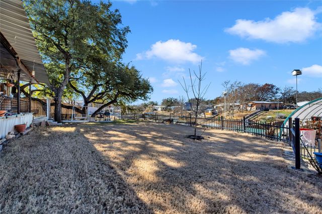 100 Highline Cutoff, Kingsland, TX 78639