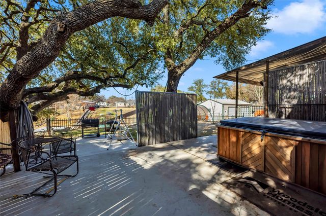 100 Highline Cutoff, Kingsland, TX 78639