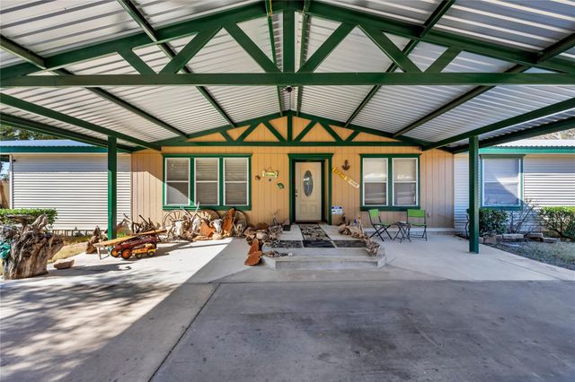 100 Highline Cutoff, Kingsland, TX 78639