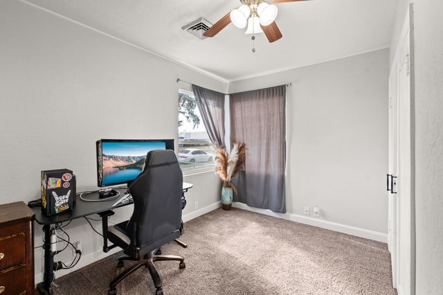 244 NE B Street, Grants Pass, OR 97526