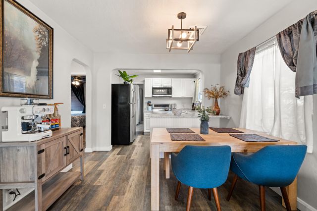 244 NE B Street, Grants Pass, OR 97526