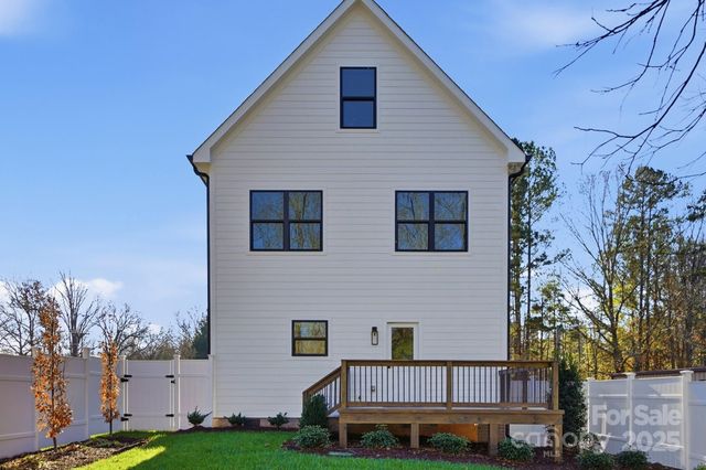 411 Brevard Street, Waxhaw, NC 28173