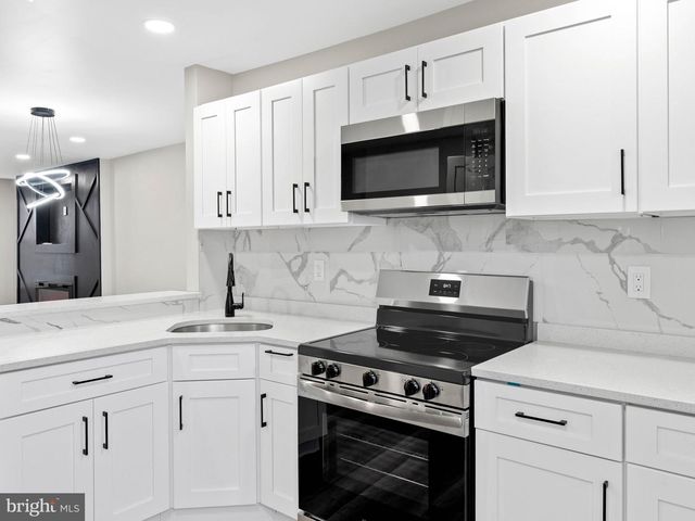 144 FERN ST, Philadelphia, PA 19120